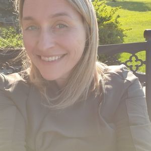 Meet your Posher, Estera